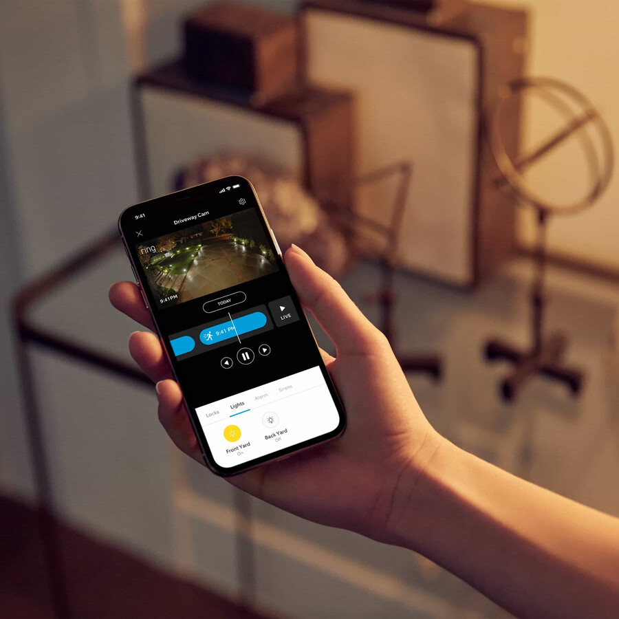 lys vigtige områder op i hjemmet med en smart spotlight